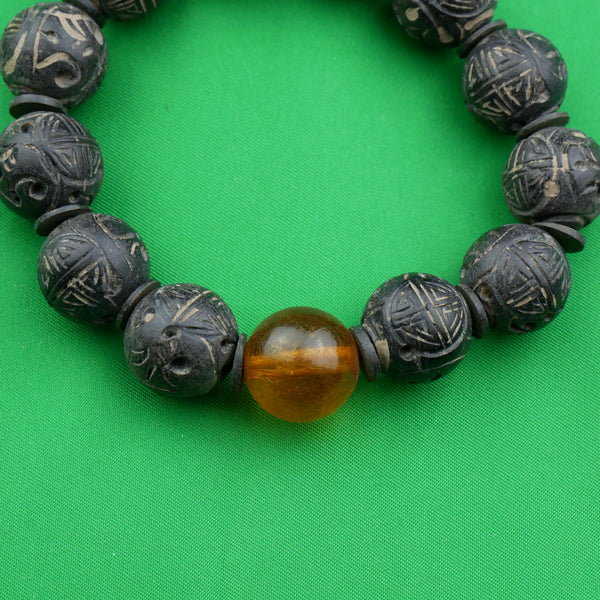 ANTIQUE CHEN XIANG LONGEVITY CHARACTER AND AMBER BEAD BRACELET